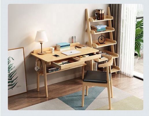 Компьютерный стол из дерева с экологически чистым поверхностным материалом