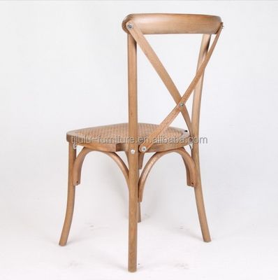 Современный стиль D50*W42*H89CM Складируемый кресло из твердого дерева X крестный спинной стул с ратанной подушкой для свадебного приема на открытом воздухе