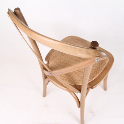 Современный стиль D50*W42*H89CM Складируемый кресло из твердого дерева X крестный спинной стул с ратанной подушкой для свадебного приема на открытом воздухе