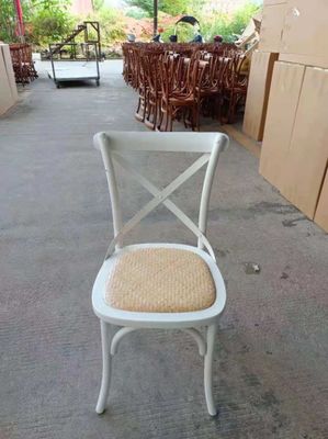 Скандинавский стиль Складируемый деревянный крестообразный столик из ротана с индивидуальным размером W42CM*D44CM*H87CM