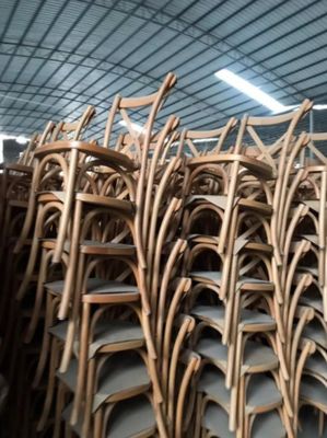 Скандинавский стиль Складируемый деревянный крестообразный столик из ротана с индивидуальным размером W42CM*D44CM*H87CM