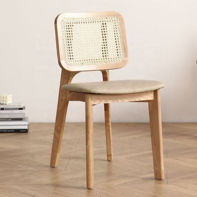 Создайте роскошный ресторанный опыт с помощью Nordic Light Luxury Solid Wood Rattan Back Leather Chair