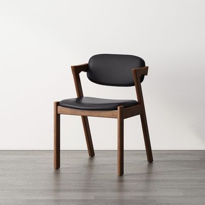 NC/PU Paint Finish Solid Wood Leather Dining Chair for Durable Restaurant (НК/ПУ красочная отделка из твердой древесины)