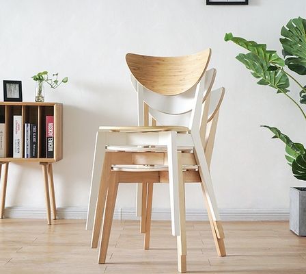 Добавьте тонкость в обеденную комнату с помощью кресел из дерева березы в современном североевропейском стиле