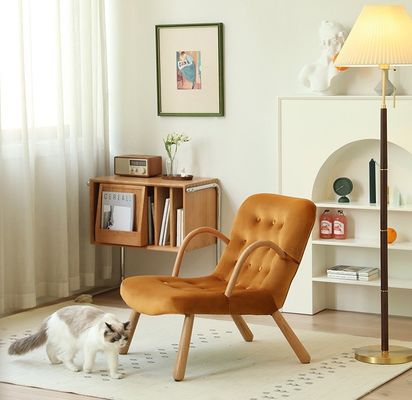 Подлокотник Нордическая гостиная Деревянный диван Стул для отдыха Массивное дерево Искусственная бараниная шерсть Диванный стул с подлокотником