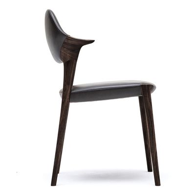 Улучшите свой обеденный зал современным итальянским столом из массивного дерева, подлокотниками из черной/коричневой кожи или бархатной шкуры