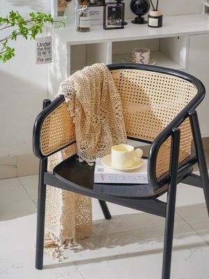 Устойчивый нитролаковый отдел японского дизайна твердое дерево ратан столы для ресторанов и столовых 2023