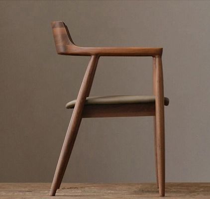 Главная Мебель Общая Массивное дерево Ресторан столовые стулья с роскошным современным дизайном и PU кожаный материал