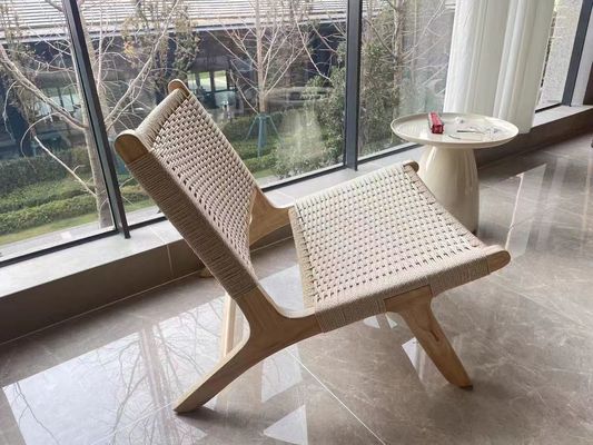 Наш дверной деревянный мебель расслабляющий стул в индивидуальных цветах для несравненного комфорта