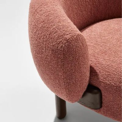 NO Свернутый Северный салон Leisure Wood Sofa Chair в натуральном/ореховом цвете с подушкой