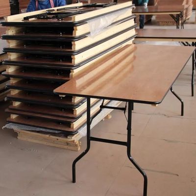 Специфический обеденный стол Нитролакировка промышленный стиль Железная древесина Ресторанные обеденные столы Массивные деревянные склады