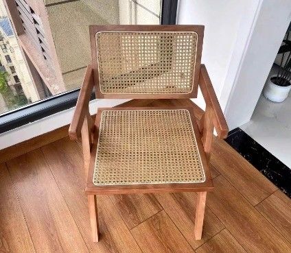 Стол для обеда из натурального твердого дерева с современным рюкзаковым спинкой в черной отделке