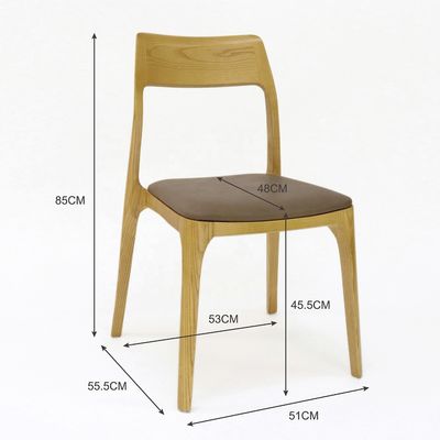 Скандинавская современная столовая Массивная деревянная рама Кожаная столовая Складируемый стул Вечный и классический дизайн